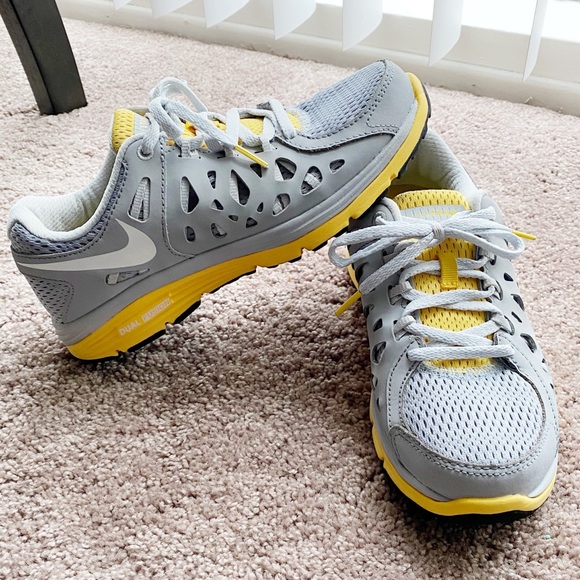 nike running shoes size 6